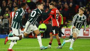Dalot e a vitória do Man. United em Sheffield: «Foi a melhor forma de homenagear Bobby Charlton»