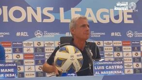 Luís Castro descobriu que podia utilizar Ospina... em conferência de imprensa: «A ignorância é muito atrevida»