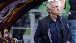 Mourinho é suspenso por um jogo e falha visita ao Inter