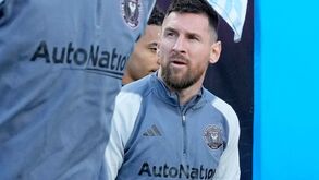 Não magoem o menino: É assim que os colegas protegem Lionel Messi