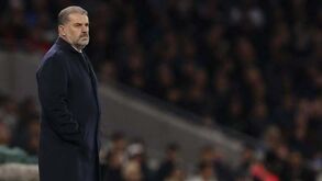 Dos posters do Liverpool... à liderança da Premier League com o Tottenham: Eis Postecoglou