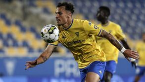 Prioridades no mercado do Estoril: trio central sem rotação