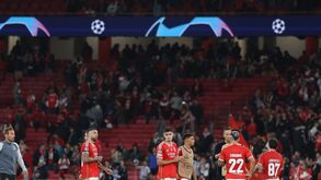 Benfica luta contra história e eliminação