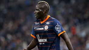 De cabeça perdida: Mamadou Sakho agrediu treinador do Montpellier e acabou despedido