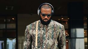 LeBron James modelo da Louis Vuitton