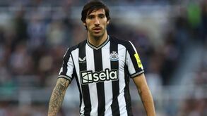 Tonali leva Newcastle a ponderar ação legal contra o Milan: em causa venda de 