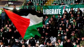 Não se fala da guerra: Celtic enfrenta castigo por mostrar bandeiras da Palestina