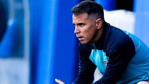 Saviola e os talentos de La Masia: «Não devemos rotular os miúdos de 'próximo Messi' ou 'novo Iniesta'»