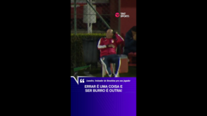 «C..., errar é uma coisa, ser burro é outra»: 'bronca' de treinador brasileiro está a dar que falar