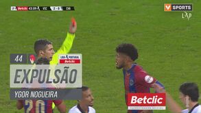 O momento em que Ygor Nogueira viu o cartão vermelho no Vitória-Chaves