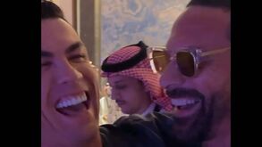 «Nunca te vi tão bem»: Rio Ferdinand reencontra Cristiano Ronaldo em Riade
