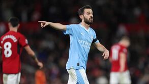 Guardiola destaca Bernardo Silva: «Sem brincos, sem tatuagens e com um carro normal... Um jogador incrível»