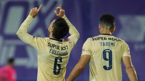 Eustáquio aumentou a vantagem do FC Porto em Vizela com este remate vistoso