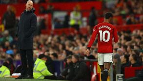 Da invenção na defesa a... Bruno Fernandes: Jogadores do Man. United estranham opções de Ten Hag
