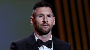 «Mentes, uma vez mais»: Messi nega encontro com Laporta na gala da Bola de Ouro
