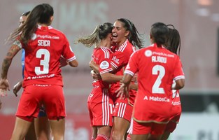 Benfica defronta Apollon Limassol no acesso à Champions feminina