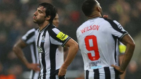 Jogador do Newcastle suspenso 10 meses por apostas ilegais - Atualidade -  SAPO 24