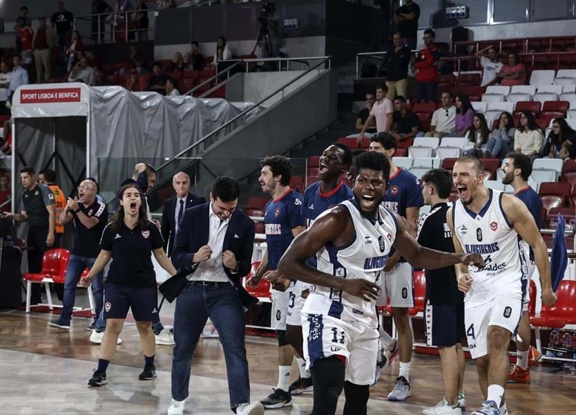 Sábado CDP recebe Benfica após derrota no 1º jogo do play-off de basquetebol  na Luz - MAIS/Semanário