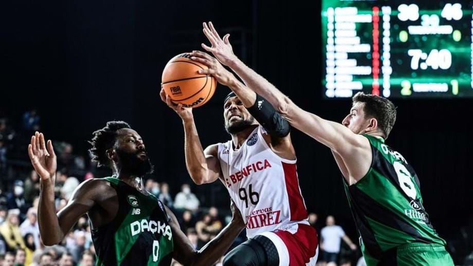 FIBA também suspende jogos das equipas israelitas na Liga dos Campeões -  Basquetebol - Jornal Record