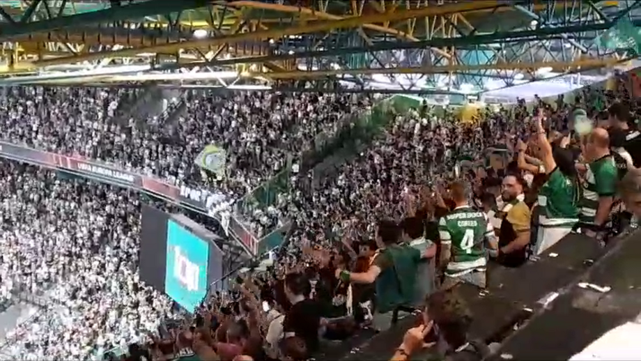 Emoções ao rubro nas bancadas de Alvalade