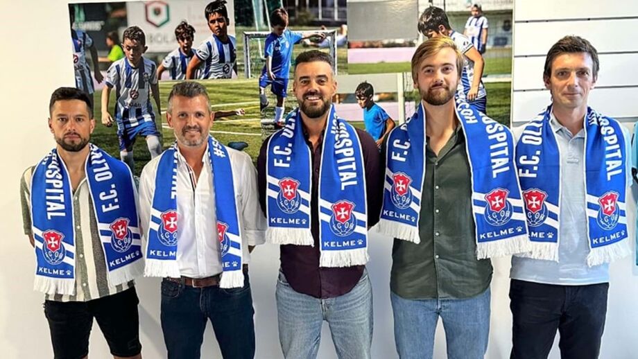 Pedro Machado (ao centro) com a restante equipa técnica 