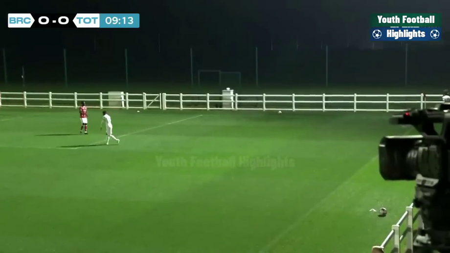 Aconteceu durante a partida entre os sub-21 do Tottenham e do Bristol City