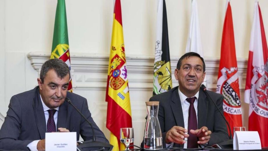 O diretor da Vuelta, Javier Guillen, e o presidente da FPC, Delmino Pereira