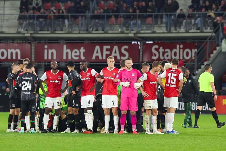 Com dois jogadores expulsos, AZ Alkmaar perde de virada para o FC Groningen  em Alkmaar - Futebol Holandês