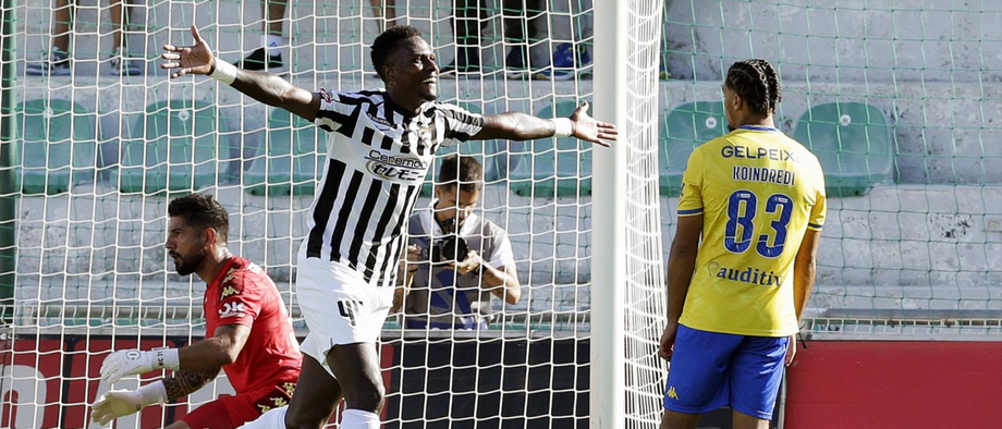 A crónica do Portimonense-Estoril, 1-0: Não faltou cabeça a marcar e a gerir