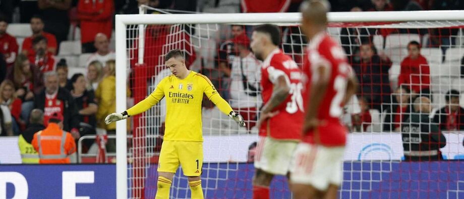 A crónica do Benfica-Casa Pia, 1-1: um penálti de aviso para o golpe final