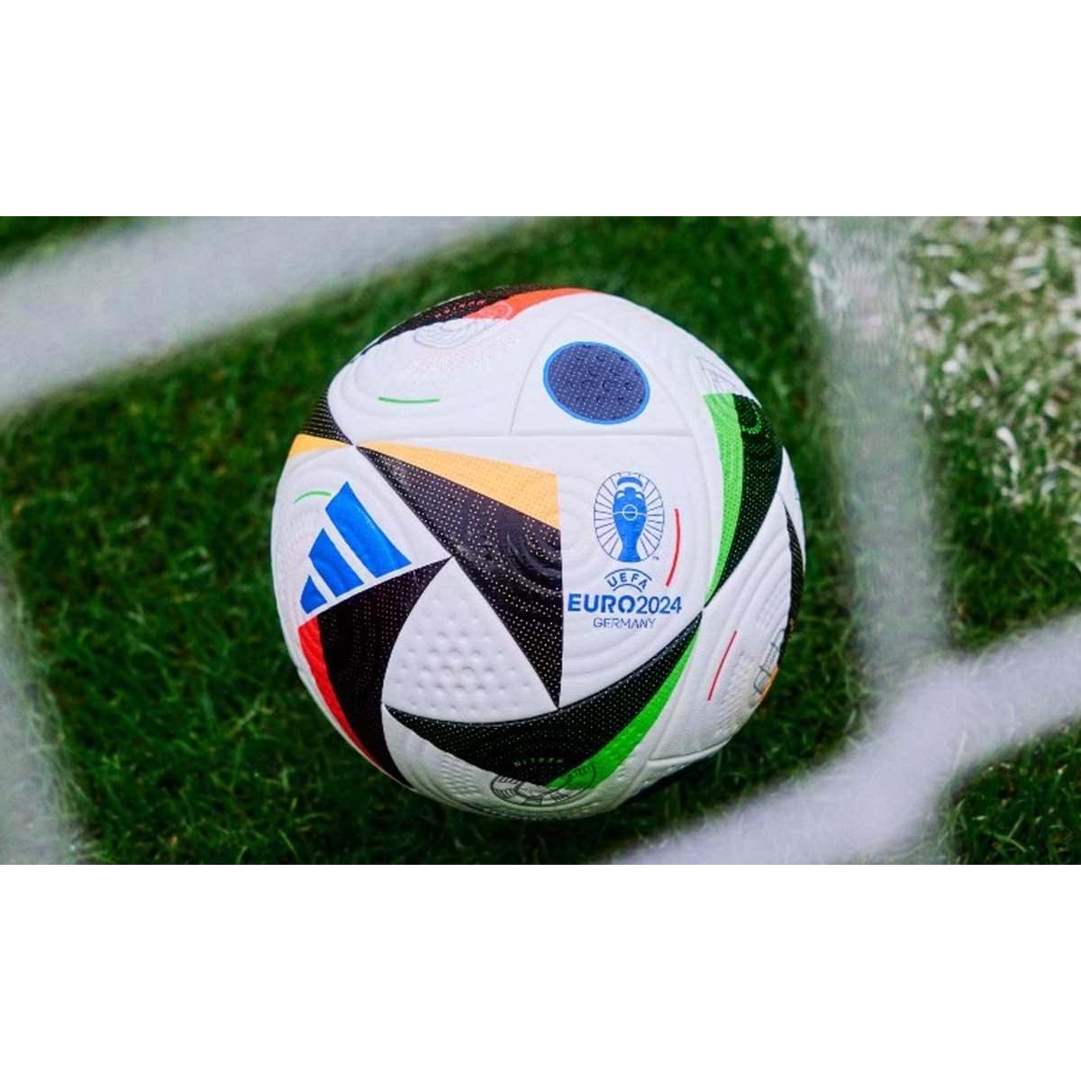 Euro 2024: bola terá chip para ajudar nos fora de jogo e lances com mãos -  CNN Portugal