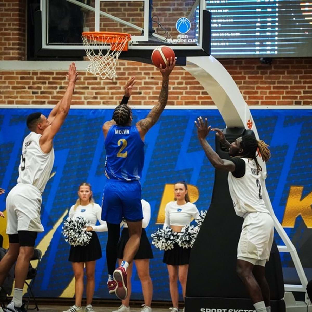 Jornal de Angola - Notícias - Basquetebol: Campeonato adiado para