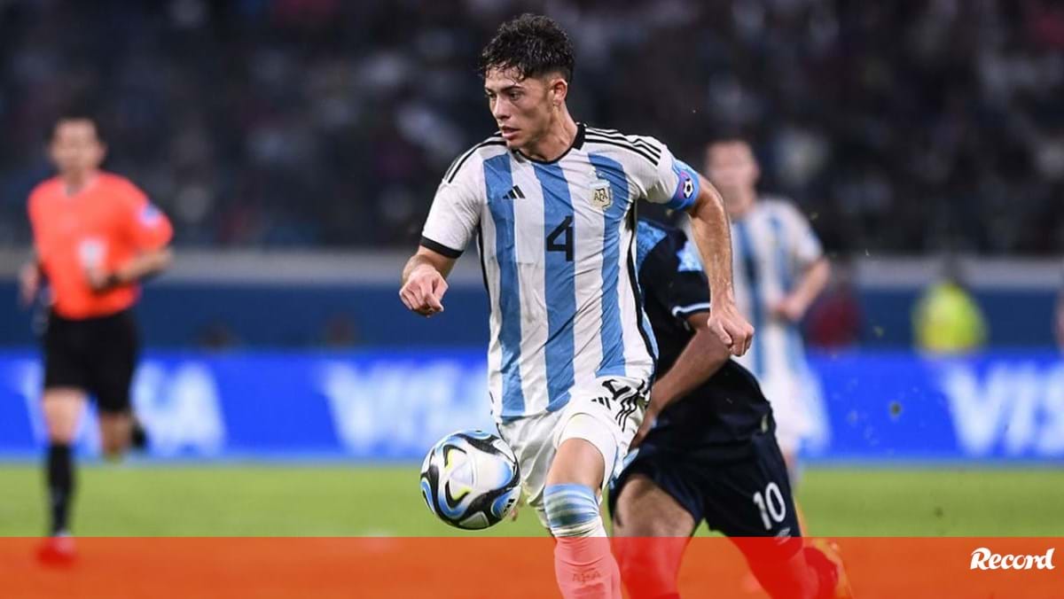 Elogia Agustín Giay na Argentina: «Ele está há muito tempo no Benfica em Portugal» – Benfica