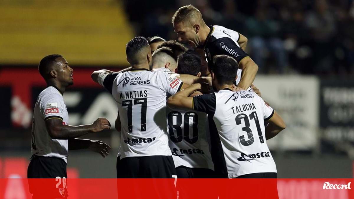 CIES: num estudo com 27 campeonatos, Farense é quem faz mais jogo direto -  CNN Portugal