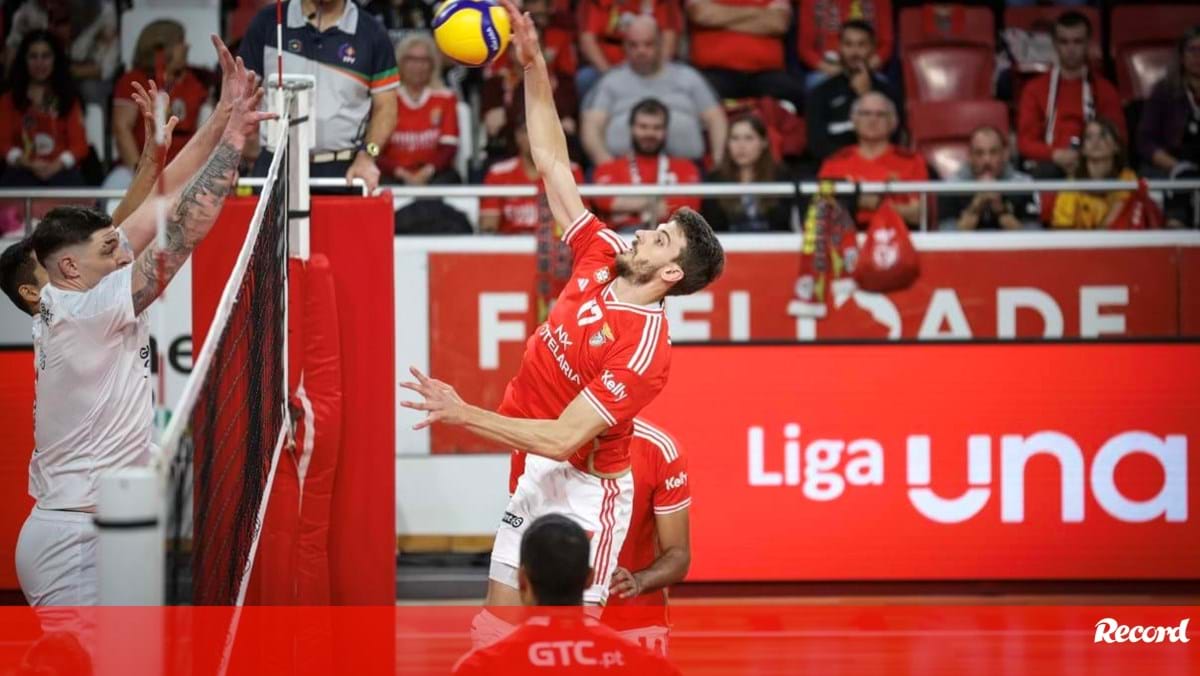 Voleibol: Benfica volta a bater Sporting e fica a uma vitória do título -  CNN Portugal