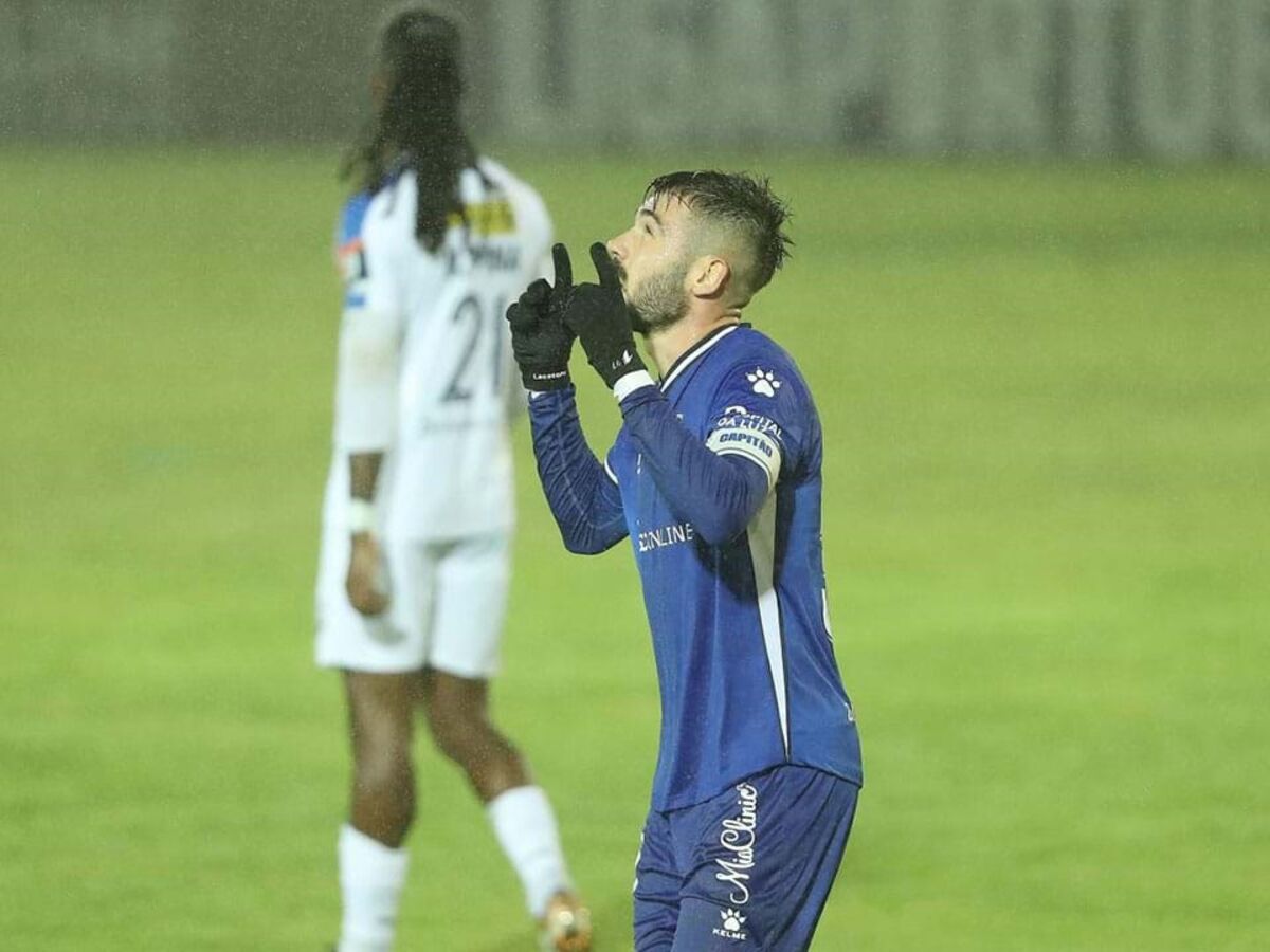 Golos de Moha Keita e Zé Pedro dão empate entre Belenenses e FC Porto B