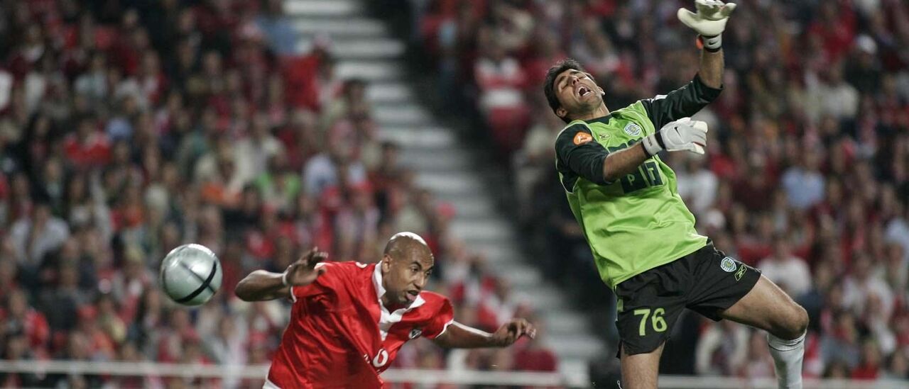 O golo de Luisão em 2004/2005