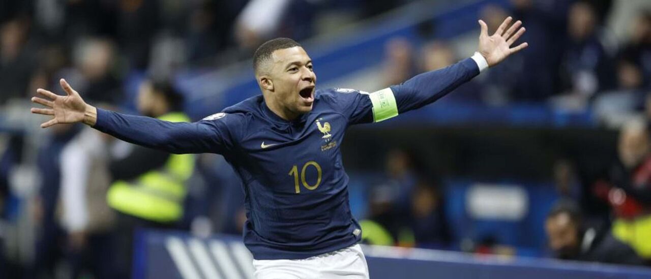 Mbappé fez um hat trick e chegou aos 300 golos na carreira 