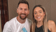 Messi numa foto com a jornalista