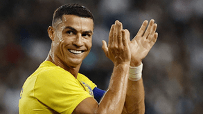 Rei das Arábias, salário estratosférico e muitos golos: Ronaldo saiu do United há um ano e voltou a sorrir
