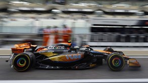 Mercedes vai continuar a fornecer motores à McLaren na Fórmula 1 até 2030