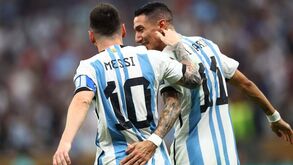 «Vai chorar para outro lado»: Di María sai em defesa de Messi e responde a Matthäus