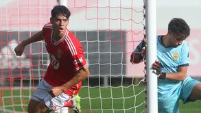 Benfica-Beira-Mar, 4-1: Águia para o topo