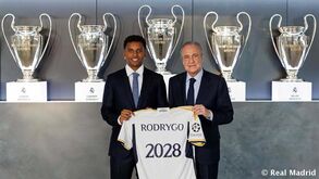 Rodrygo renova com o Real Madrid até 2028 