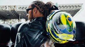 Hamilton homenageia Ayrton Senna em semana de Grande Prémio no Brasil 
