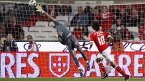Pablo Aimar faz hoje 44 anos: o golo do argentino pelo Benfica com arrancada antes do meio-campo e tiro de longe