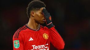 Rashford passa noite em discoteca após derrota no dérbi e Ten Hag estala: «É inaceitável»