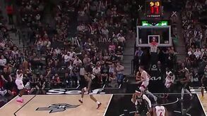 «Ele é demasiado alto...»: Wembanyama 'abafou' este lançamento e continua a impressionar na NBA