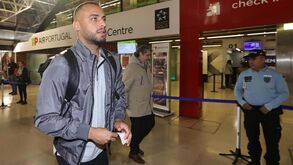 As imagens da partida do plantel do Benfica para Espanha