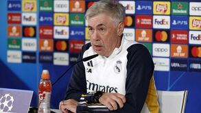 Carlos Ancelotti responde a Piqué: «Ele vive no seu próprio mundo»